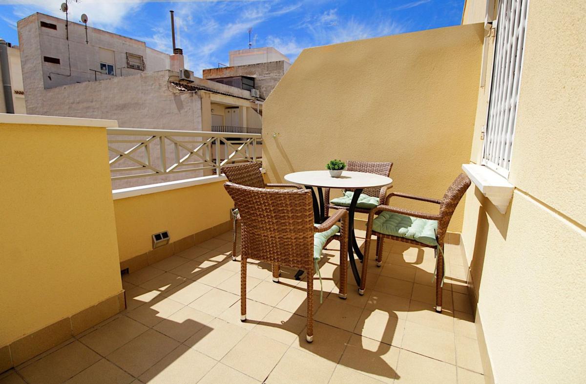 Venta de ático en  Ático en Calle de Pedro Lorca, Las Piscinas Naturales, Torrevieja, Torrevieja photo 3