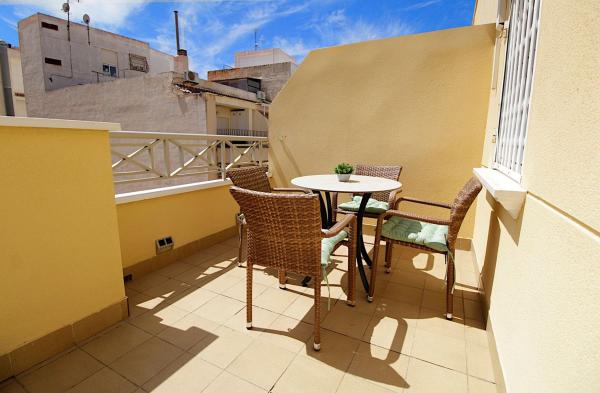 Ático en venta en Ático en Calle de Pedro Lorca, Las Piscinas Naturales, Torrevieja, Torrevieja thumbnail 3