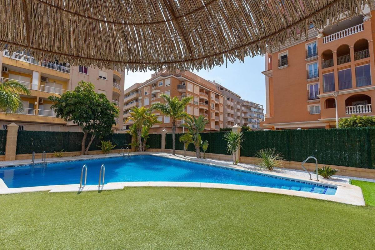 Sale of apartment in Piso en Playa de los Locos, Torrevieja, Torrevieja
 photo 2