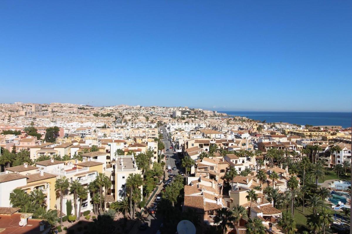 Sale of apartment in Piso en Playa de los Locos, Torrevieja, Torrevieja
 photo 5