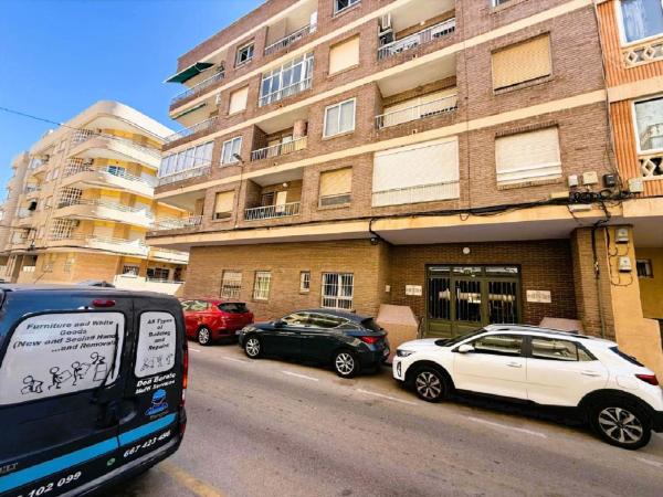 Продажа квартиры на Piso en Calle Nuestra Señora del Rosario, Gaspar Perrelló, Torrevieja, Торревьеха
photo 1