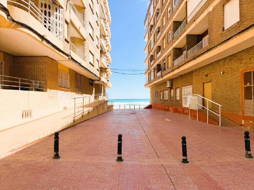Sprzedaż mieszkania w Piso en Calle Nuestra Señora del Rosario, Gaspar Perrelló, Torrevieja, Torrevieja
photo 4