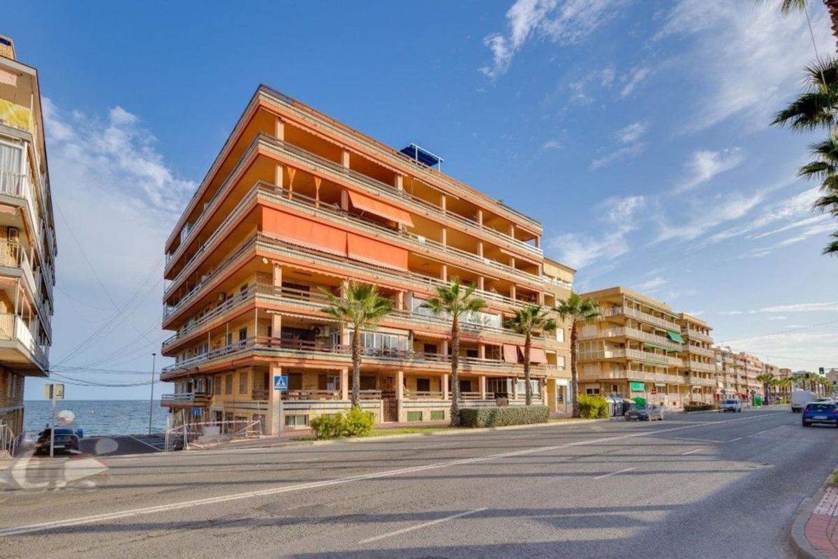 Продажа квартиры на Piso en Playa de los Náufragos, Torrevieja, Торревьеха
photo 1