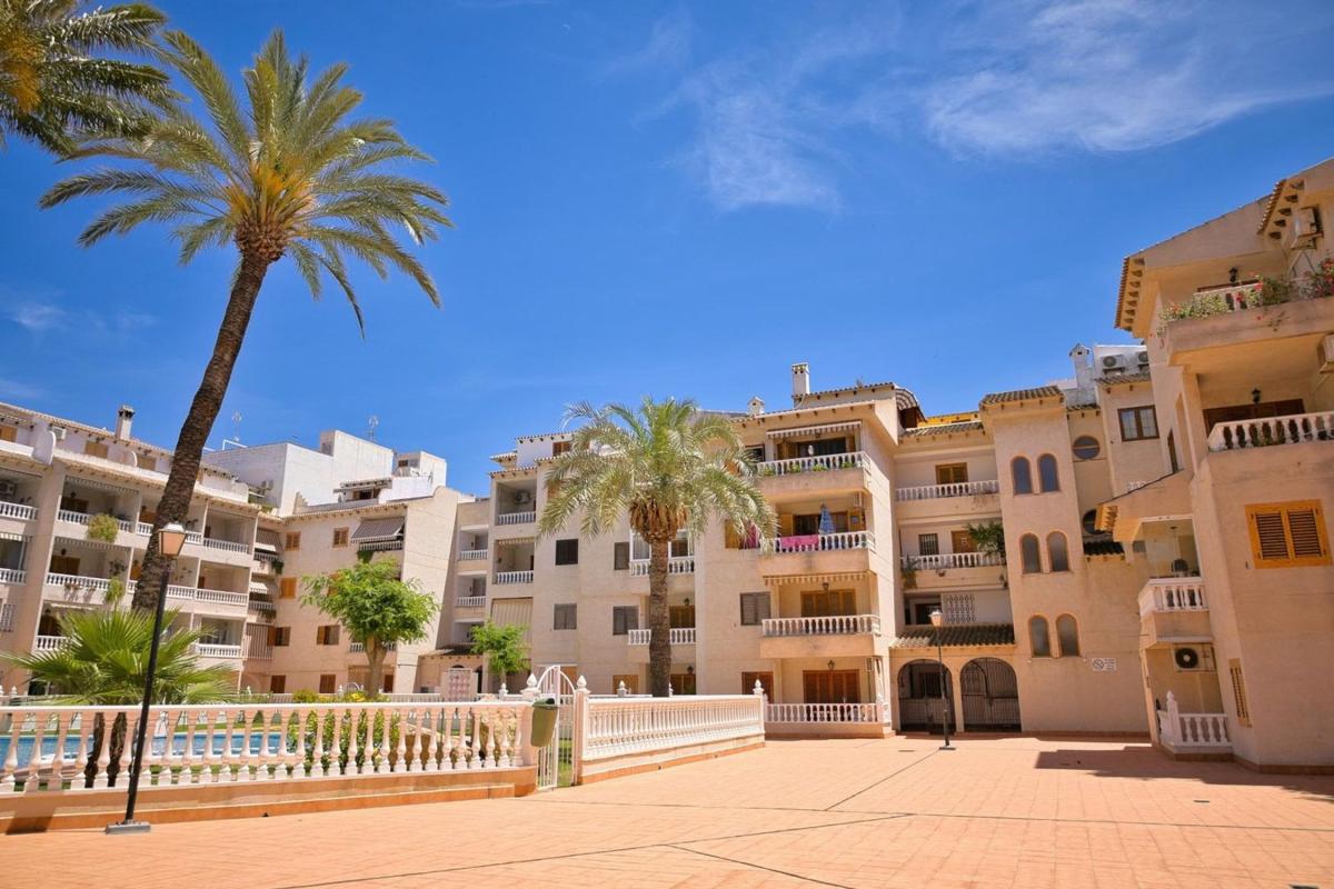 Sprzedaż duplexu w Dúplex en Calle Finlandia, 3, Playa de los Locos, Torrevieja, Torrevieja photo 2