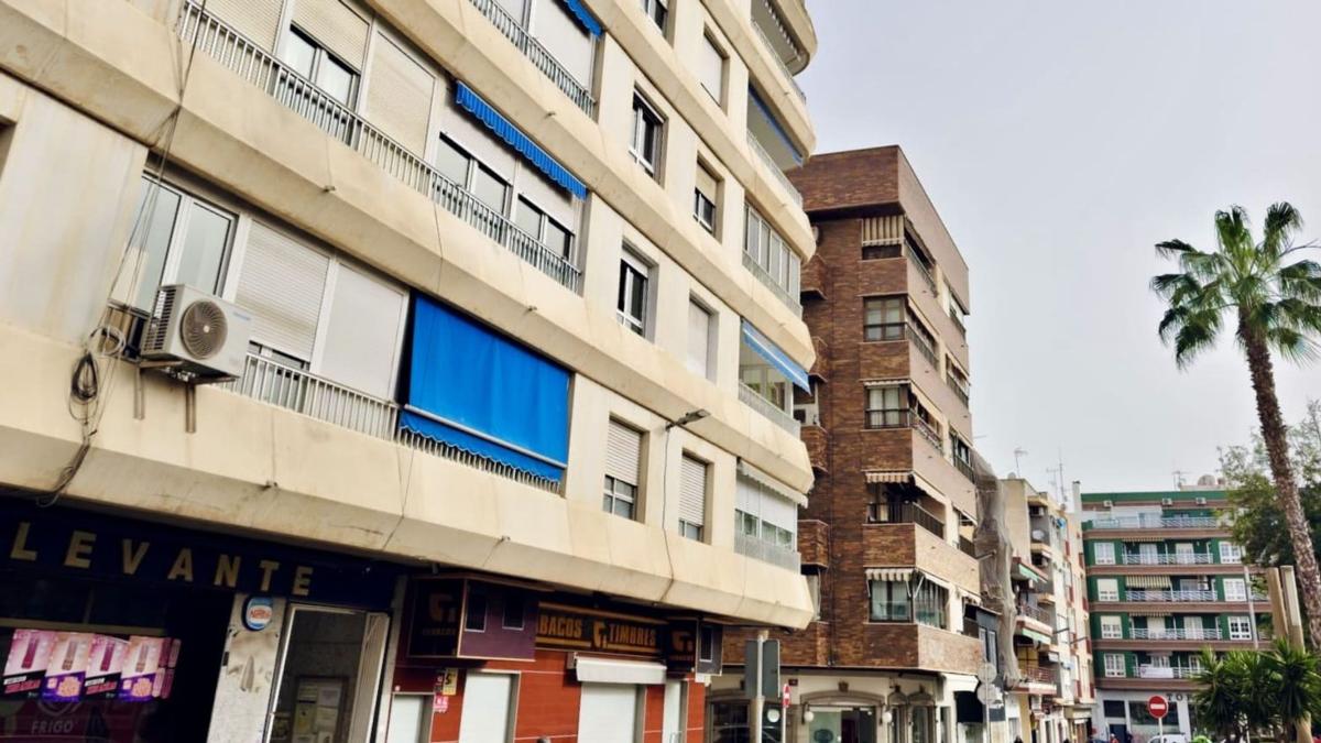 Продажа квартиры на Piso en Calle Bazan, 2, Centro - Muelle Pesquero, Torrevieja, Торревьеха
photo 3