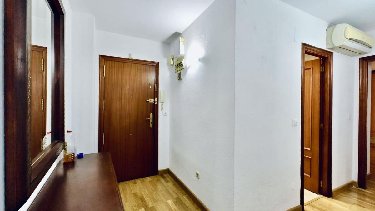 Продажа квартиры на Piso en Calle Bazan, 2, Centro - Muelle Pesquero, Torrevieja, Торревьеха
photo 4