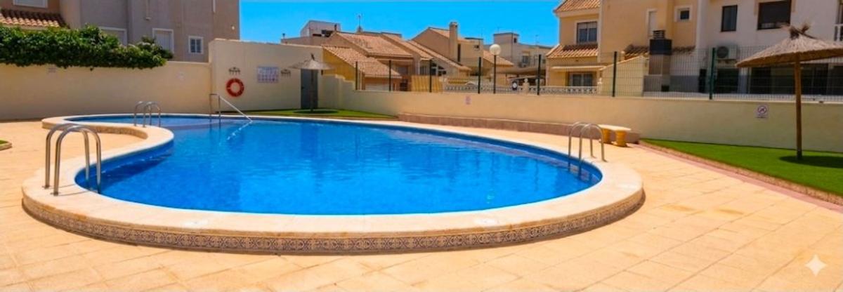 Venta de duplex en Dúplex en Aguas Nuevas, Torrevieja, Torrevieja photo 2