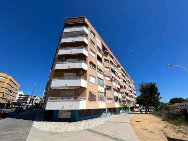 Продажа квартиры на Piso en Avenida Doctor Gregorio Marañón, Puerto Deportivo, Torrevieja, Торревьеха
photo 1