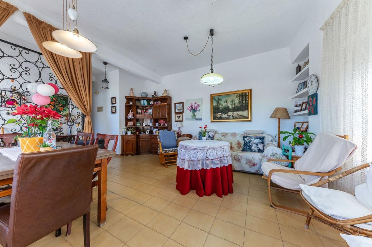 Sale of apartment in Piso en Calle San Antonio, Gaspar Perrelló, Torrevieja, Torrevieja
photo 4