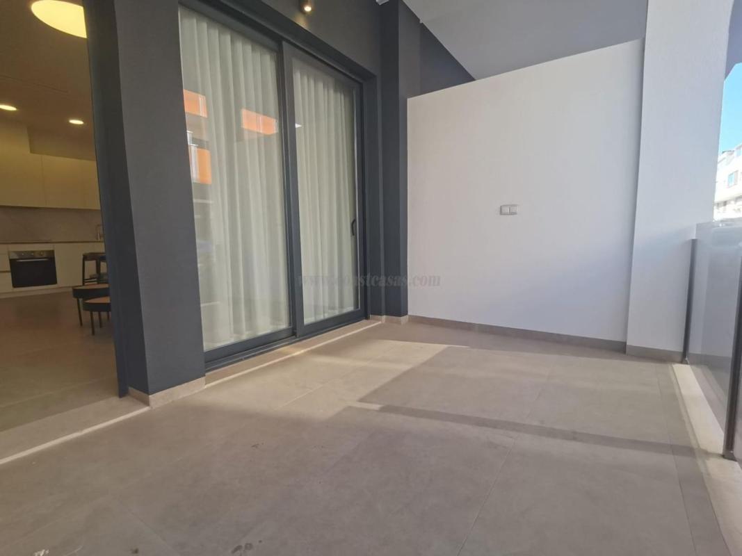 Venta de piso en Piso en Calle Mar Baltico, Playa de los Locos, Torrevieja, Torrevieja
photo 3
