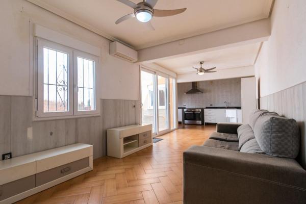 Casa o chalet independiente en Calle José Martínez Ruiz Azorín s/n, Centro - Muelle Pesquero, Torrevieja photo 2
