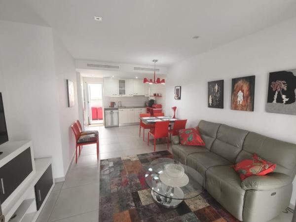 Chalet adosado en Calle Manuel Romera, 8422, Parque Acuático - Sector 25, Torrevieja photo 4