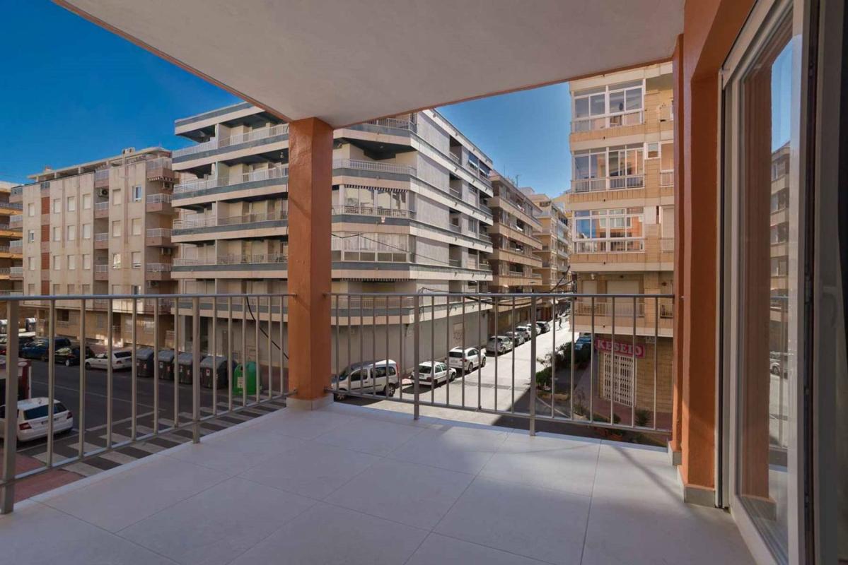 Продажа квартиры на Piso en Avenida de la Purisima, Playa del Cura, Torrevieja, Торревьеха
photo 1