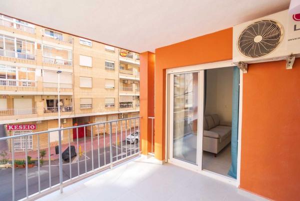 Venta de piso en Piso en Avenida de la Purisima, Playa del Cura, Torrevieja, Torrevieja
thumbnail 2
