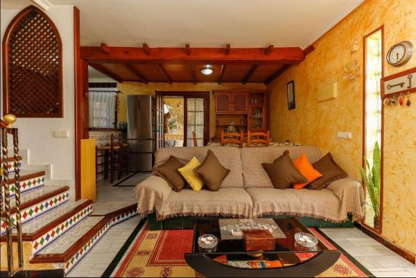 Chalet adosado en Avenida Notario Juan José Martinez Román, Cabo Cervera, Torrevieja photo 4