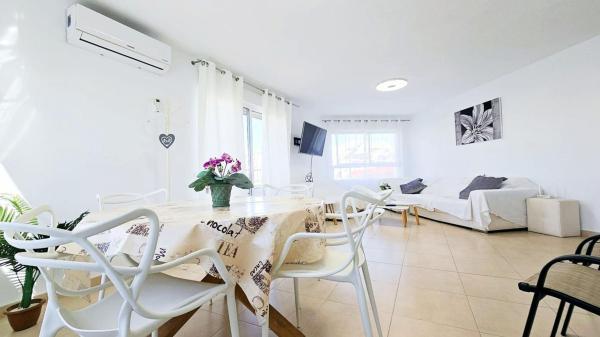 Sale of flat in Piso en Avenida Doctor Gregorio Marañón, Puerto Deportivo, Torrevieja, Torrevieja
photo 1