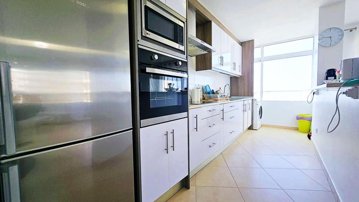 Venta de piso en Piso en Avenida Doctor Gregorio Marañón, Puerto Deportivo, Torrevieja, Torrevieja
photo 3