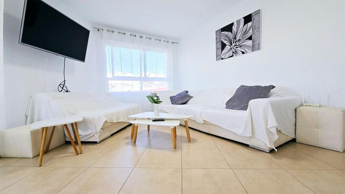 Venta de piso en Piso en Avenida Doctor Gregorio Marañón, Puerto Deportivo, Torrevieja, Torrevieja
photo 4