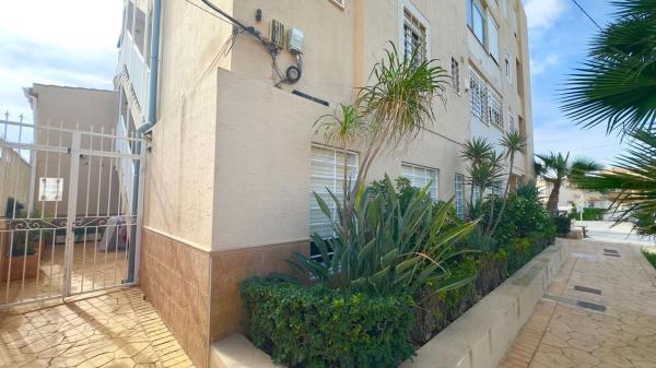 Venta de piso en Piso en Zona los Frutales, Torrevieja, Torrevieja
 photo 3