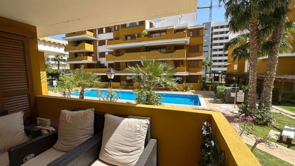 Продажа квартиры на Piso en Avenida de las Olas s/n, Punta Prima, Torrevieja, Торревьеха
photo 1