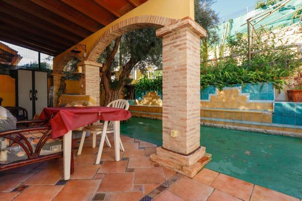 Chalet adosado en Calle Comunidad Valenciana, 1 a, Miramar - Torre del Moro, Torrevieja thumbnail 1