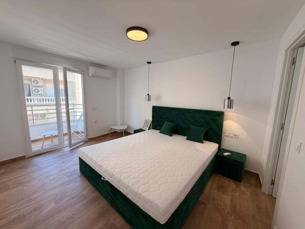 Venta de piso en Piso en Calle Ramón Gallud, 113, Las Piscinas Naturales, Torrevieja, Torrevieja
 photo 3