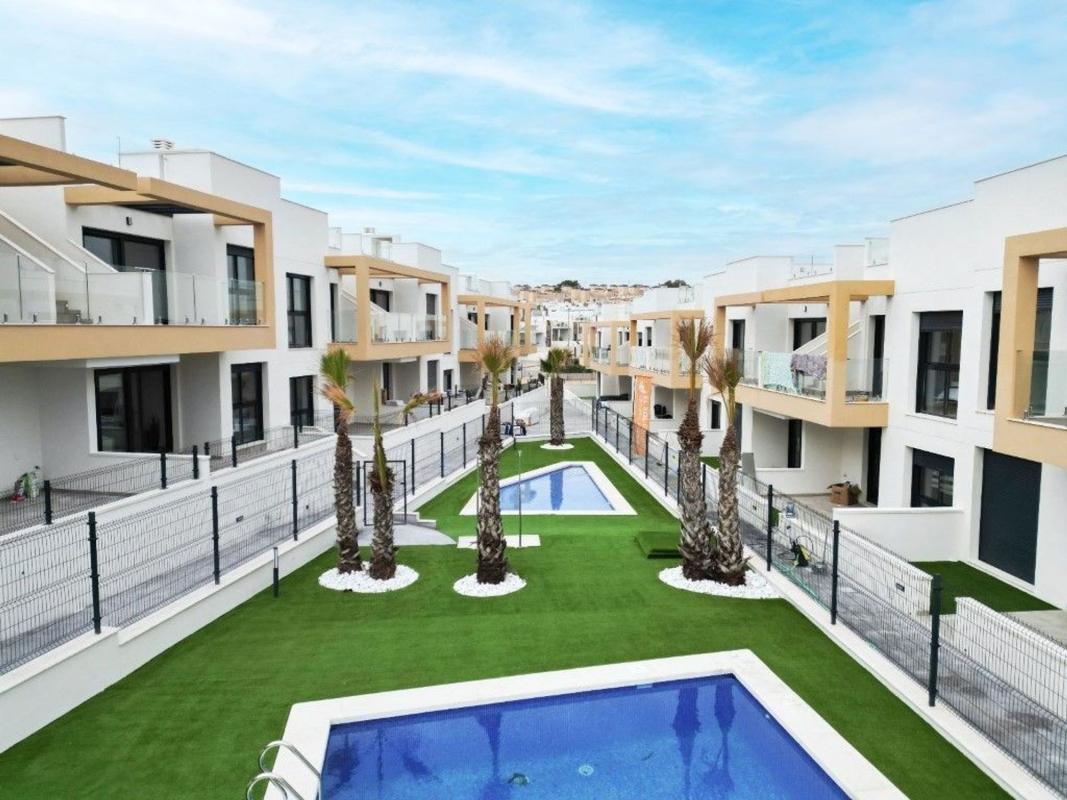 Venta de piso en Piso en Calle Humedal, Los Balcones - Los Altos del Edén, Torrevieja, Torrevieja
photo 1