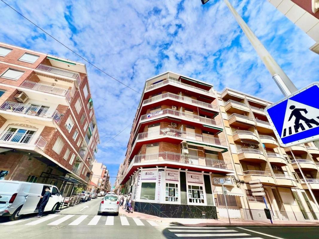 Продажа квартиры на Piso en Avenida de la Purisima, Playa del Cura, Torrevieja, Торревьеха
 photo 2