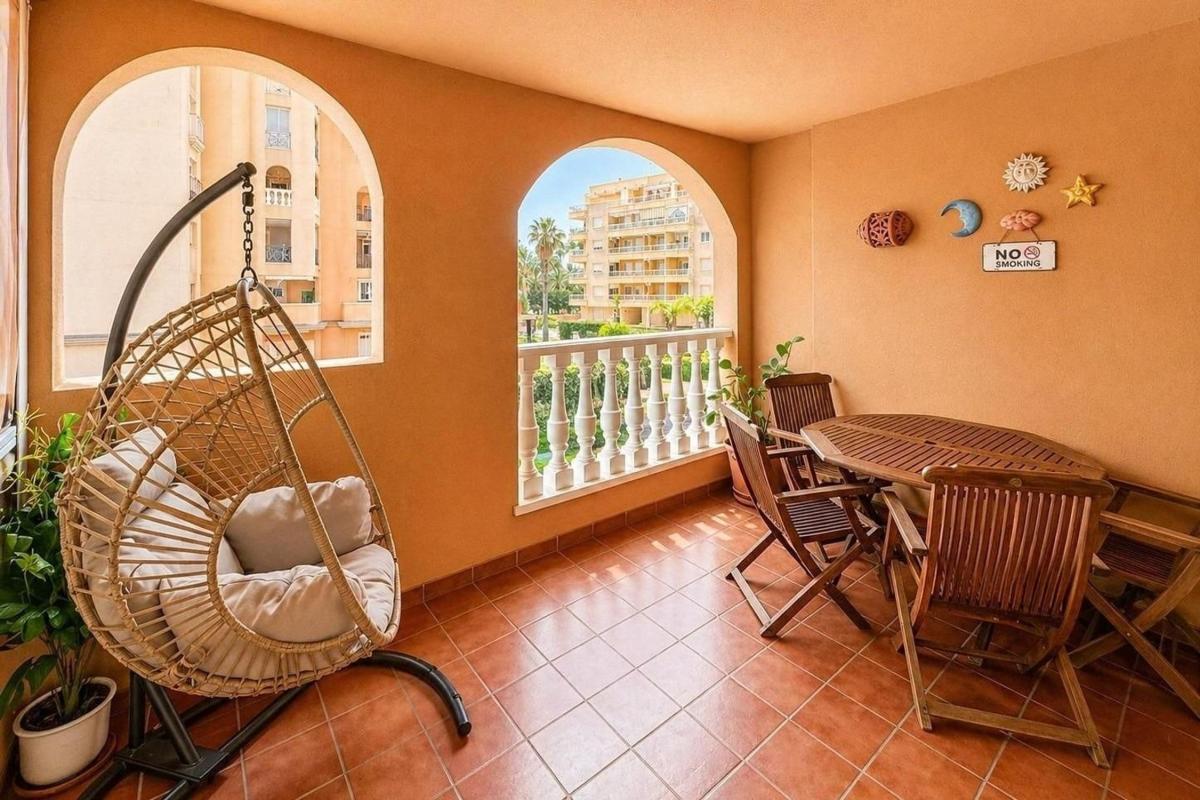 Sprzedaż mieszkania w Piso en Avenida Roentgen, 5, Playa de los Locos, Torrevieja, Torrevieja
photo 1