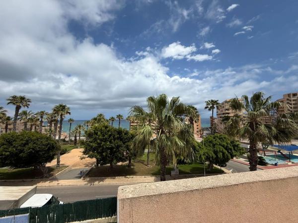 Chalet pareado en Calle Jaén, 3, Cabo Cervera, Torrevieja thumbnail 1
