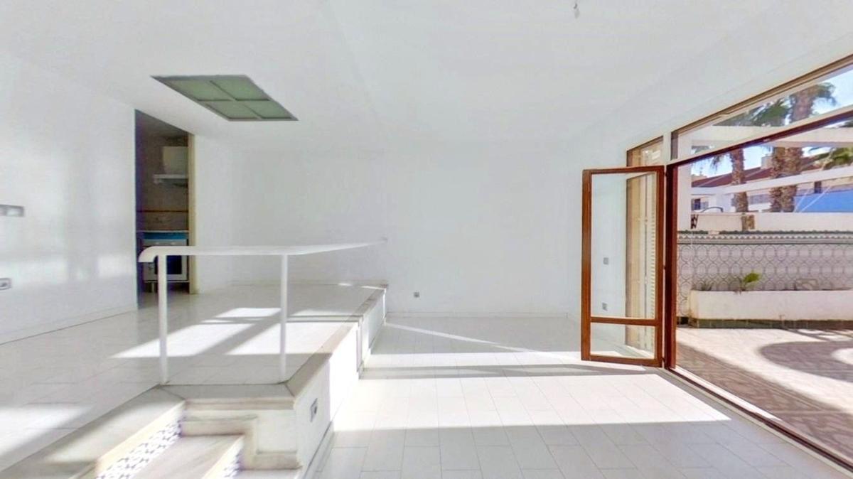 Продажа таунхауса в Chalet adosado en Torreblanca, Torrevieja , Торревьеха photo 3