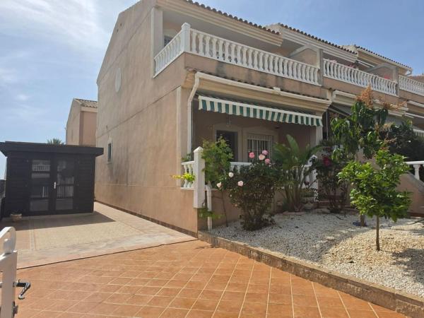Chalet adosado en Calle Veleta, Los Balcones - Los Altos del Edén, Torrevieja photo 1