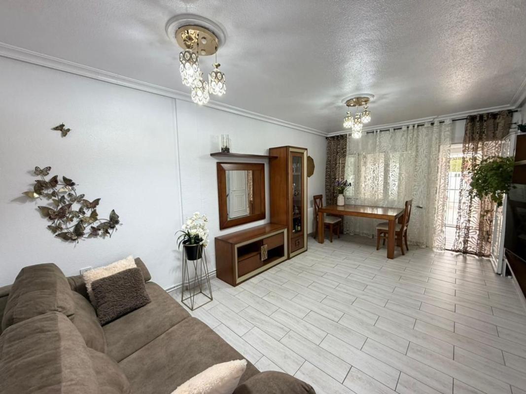 Продажа отдельного шале в Chalet pareado en Calle José Pérez Gómez, Nueva Torrevieja, Torrevieja, Торревьеха photo 2