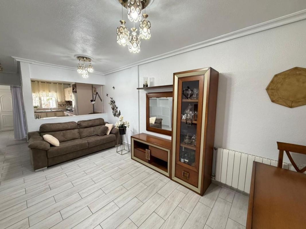Продажа отдельного шале в Chalet pareado en Calle José Pérez Gómez, Nueva Torrevieja, Torrevieja, Торревьеха photo 3