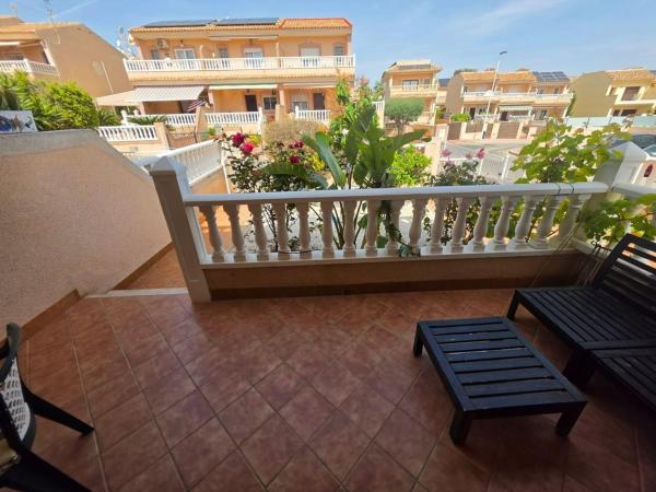 Chalet adosado en Los Balcones - Los Altos del Edén, Torrevieja thumbnail 2