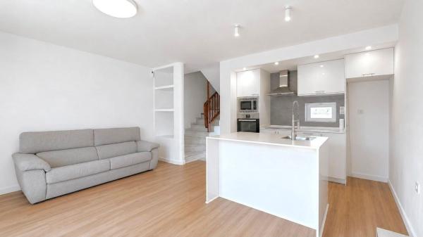 Chalet adosado en Calle Doctor Waksman, 31, Zona los Frutales, Torrevieja thumbnail 2