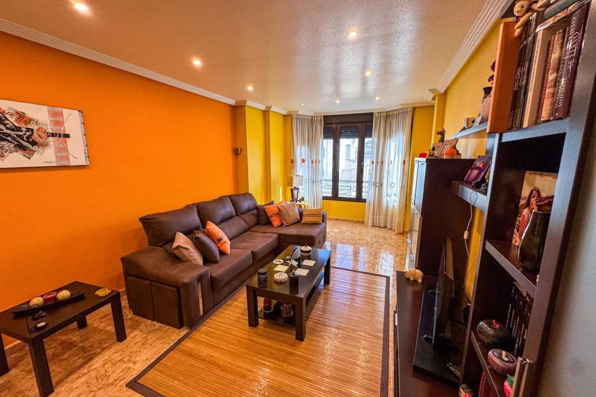 Продажа квартиры на Piso en Calle José Martínez Ruiz Azorín, Centro - Muelle Pesquero, Torrevieja, Торревьеха
photo 1