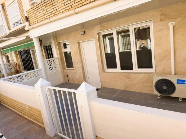 Venta de piso en Piso en Avenida de Alemania, 80, Los Europeos, Torrevieja, Torrevieja
photo 1