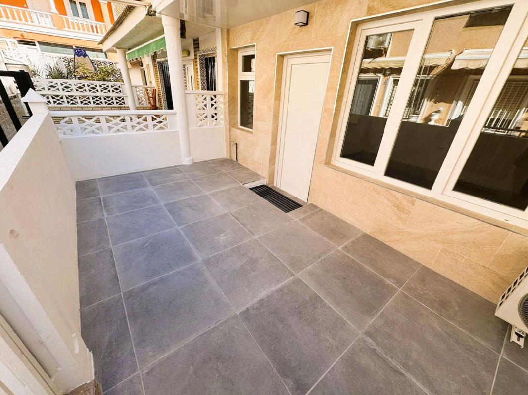 Venta de piso en Piso en Avenida de Alemania, 80, Los Europeos, Torrevieja, Torrevieja
photo 3