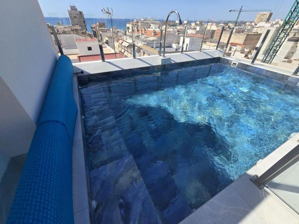 Venta de piso en Piso en Calle Ramón Gallud, Las Piscinas Naturales, Torrevieja, Torrevieja
thumbnail 2