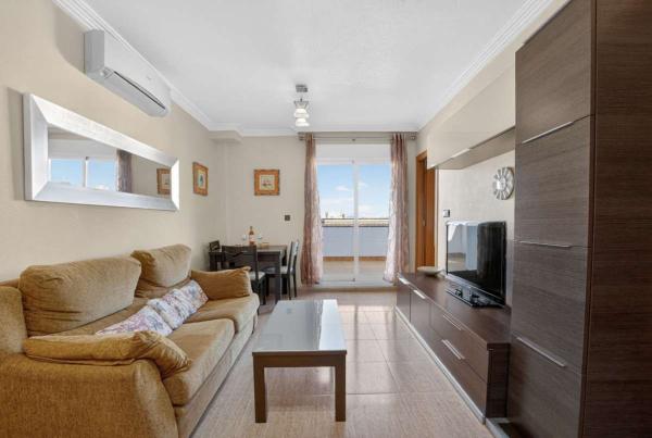 Ático en venta en Ático en Calle Campoamor, Puerto Deportivo, Torrevieja, Torrevieja thumbnail 1