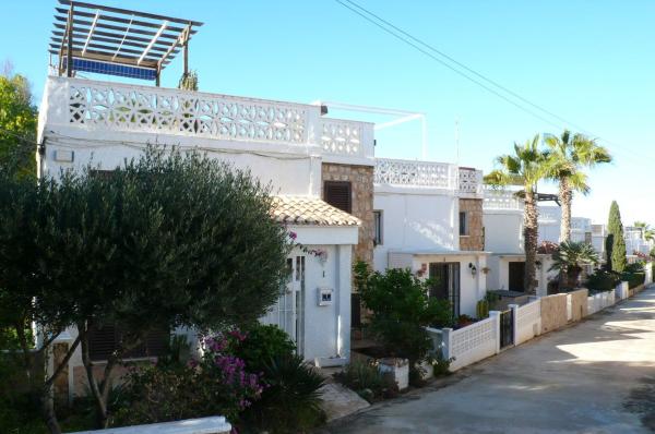 Chalet adosado en Calle Oviedo, 1, Cabo Cervera, Torrevieja thumbnail 1