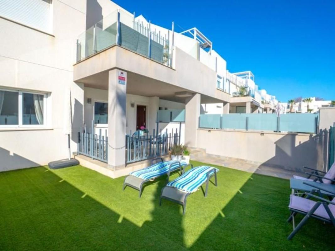 Sprzedaż mieszkania w Piso en Parque Acuático - Sector 25, Torrevieja, Torrevieja
 photo 2
