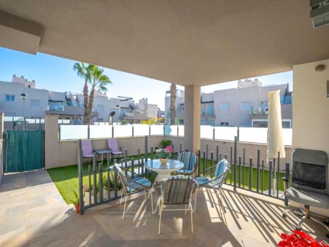 Sprzedaż mieszkania w Piso en Parque Acuático - Sector 25, Torrevieja, Torrevieja
 photo 3