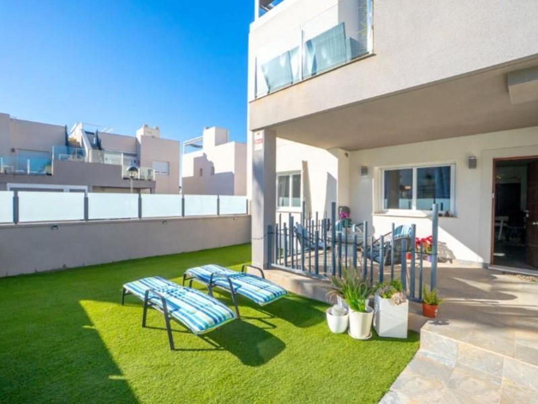 Sprzedaż mieszkania w Piso en Parque Acuático - Sector 25, Torrevieja, Torrevieja
 photo 4