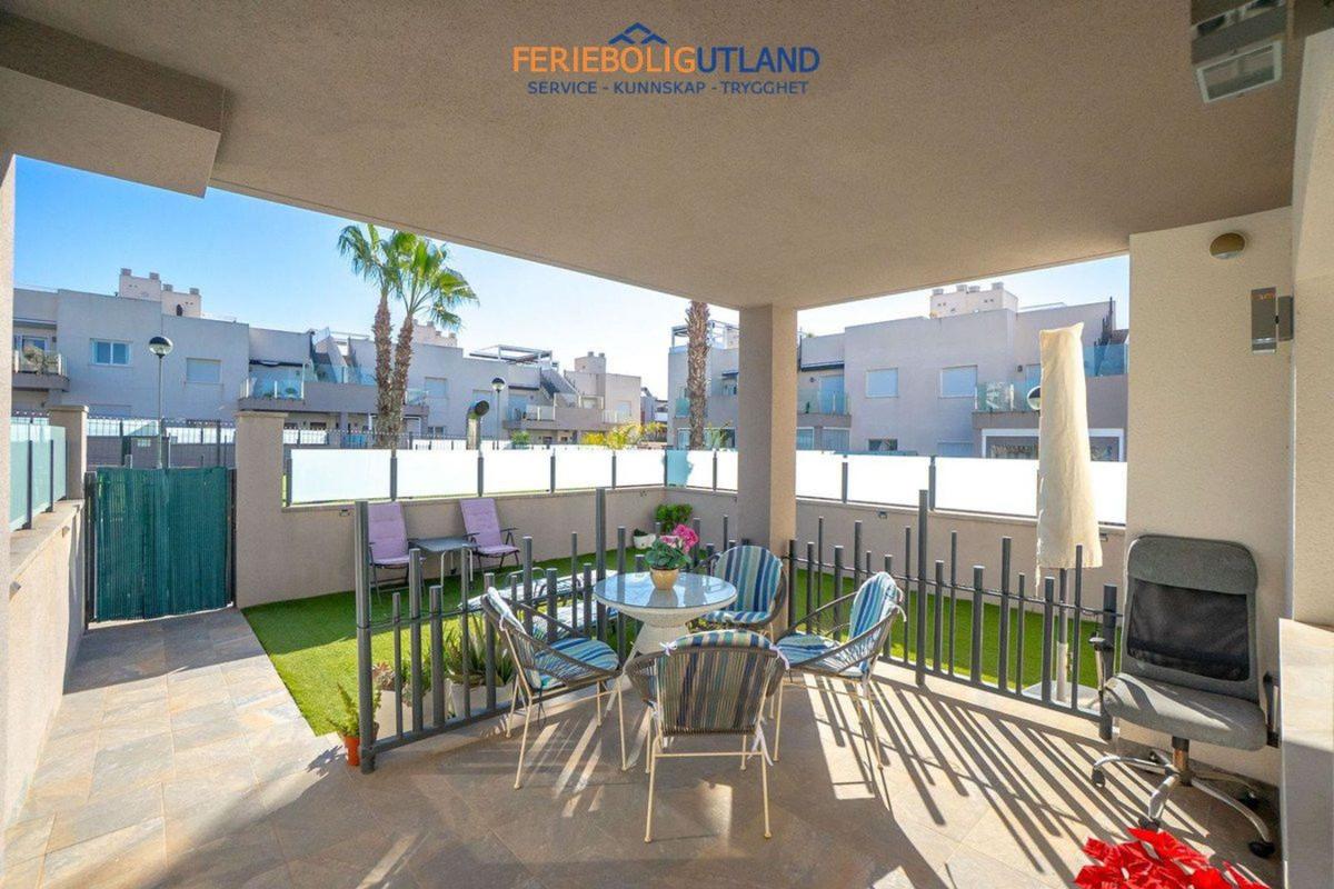 Sprzedaż mieszkania w Piso en Calle Gotzone Mora, Parque Acuático - Sector 25, Torrevieja, Torrevieja
photo 5