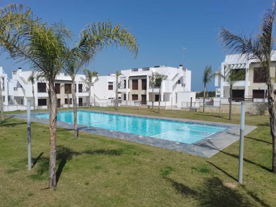 Venta de piso en Piso en Los Balcones - Los Altos del Edén, Torrevieja, Torrevieja
photo 1