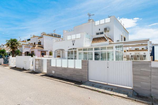 Chalet adosado en Jardin Del Mar VII, 23, La Siesta - El Salado - Torreta, Torrevieja thumbnail 1