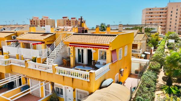 Chalet adosado en Avenida de los Europeos, Los Europeos, Torrevieja thumbnail 1