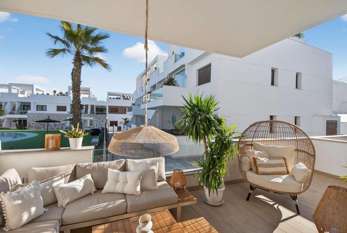 Sale of apartment in Piso en Los Balcones - Los Altos del Edén, Torrevieja, Torrevieja
photo 2